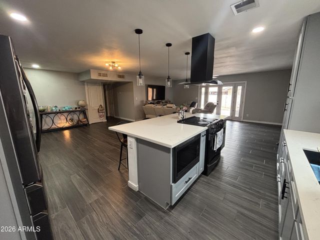 7205 W CAVALIER Drive, Glendale, AZ 85303
