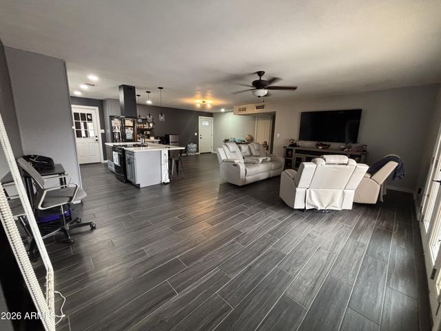 7205 W CAVALIER Drive, Glendale, AZ 85303