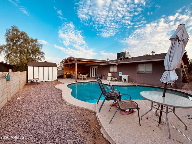 7205 W CAVALIER Drive, Glendale, AZ 85303