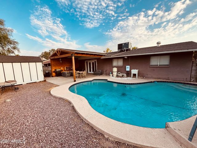 7205 W CAVALIER Drive, Glendale, AZ 85303