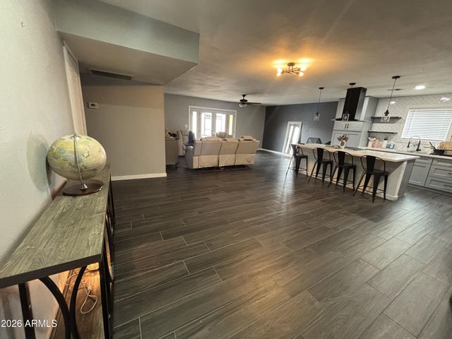 7205 W CAVALIER Drive, Glendale, AZ 85303