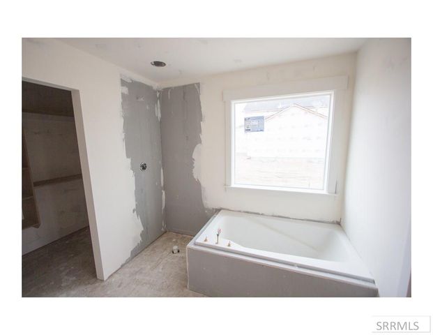 1660 Tide Pool Drive, Idaho Falls, ID 83404