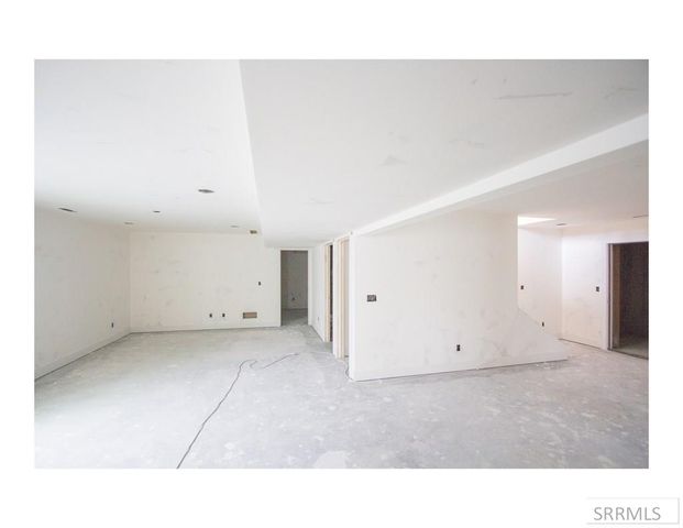 1660 Tide Pool Drive, Idaho Falls, ID 83404