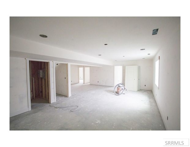 1660 Tide Pool Drive, Idaho Falls, ID 83404