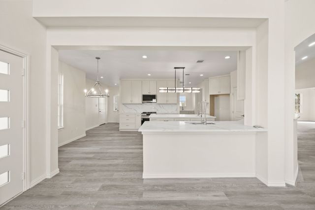828 Mallard Pointe Drive, Grand Prairie, TX 75104