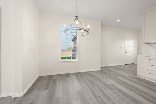 828 Mallard Pointe Drive, Grand Prairie, TX 75104