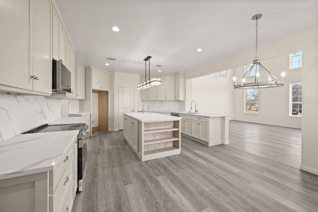 828 Mallard Pointe Drive, Grand Prairie, TX 75104
