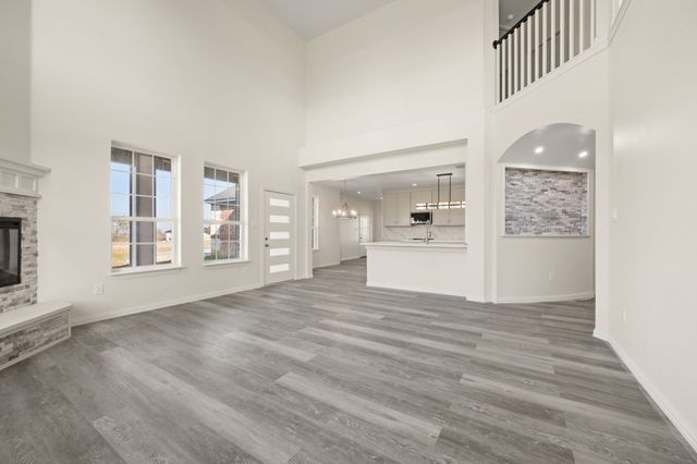 828 Mallard Pointe Drive, Grand Prairie, TX 75104