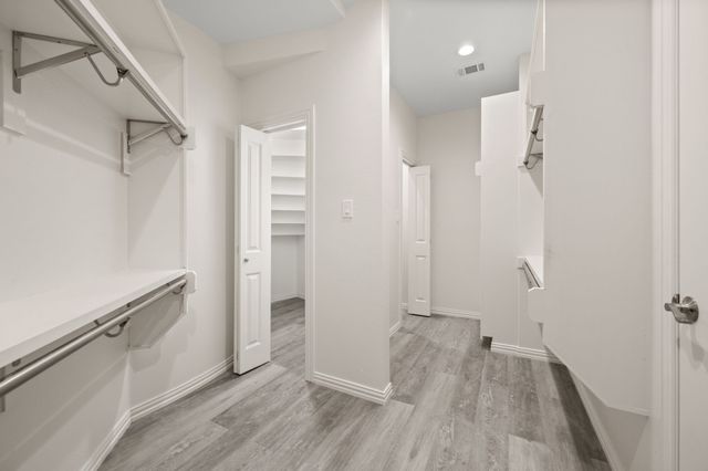 828 Mallard Pointe Drive, Grand Prairie, TX 75104