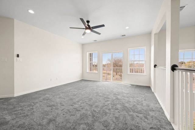 828 Mallard Pointe Drive, Grand Prairie, TX 75104