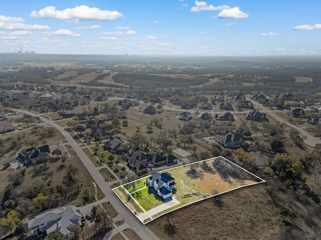 828 Mallard Pointe Drive, Grand Prairie, TX 75104