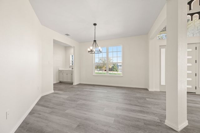 828 Mallard Pointe Drive, Grand Prairie, TX 75104