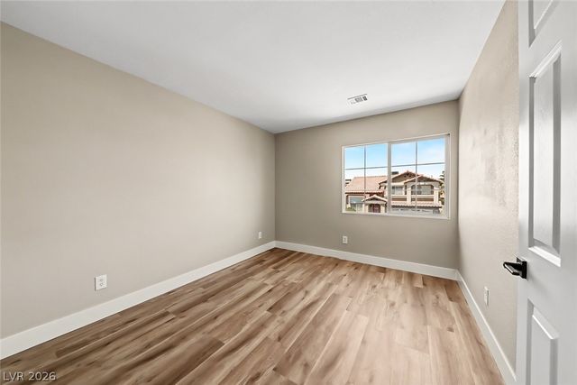 8753 Harvest Valley Avenue, Las Vegas, NV 89129