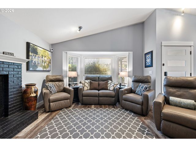 4567 CAMBON St, Eugene, OR 97402