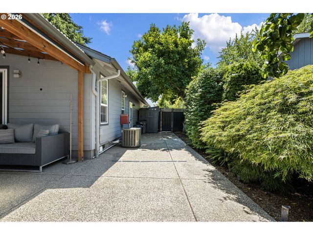 4567 CAMBON St, Eugene, OR 97402