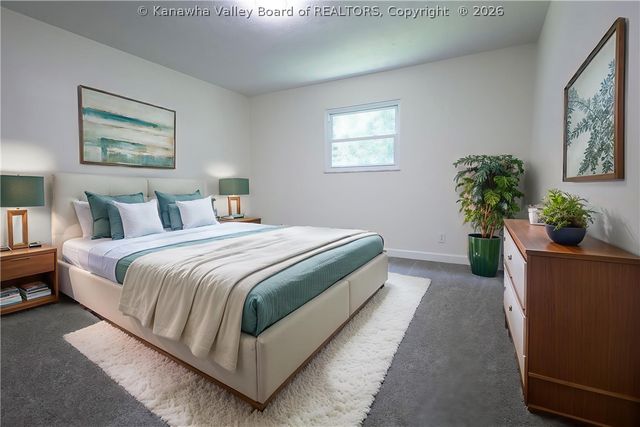 306 Lake Drive, Hurricane, WV 25526