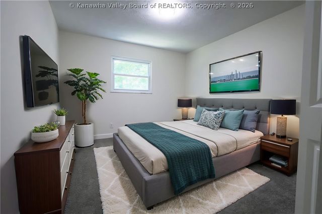 306 Lake Drive, Hurricane, WV 25526