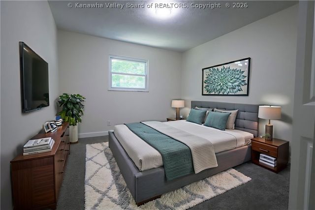 306 Lake Drive, Hurricane, WV 25526