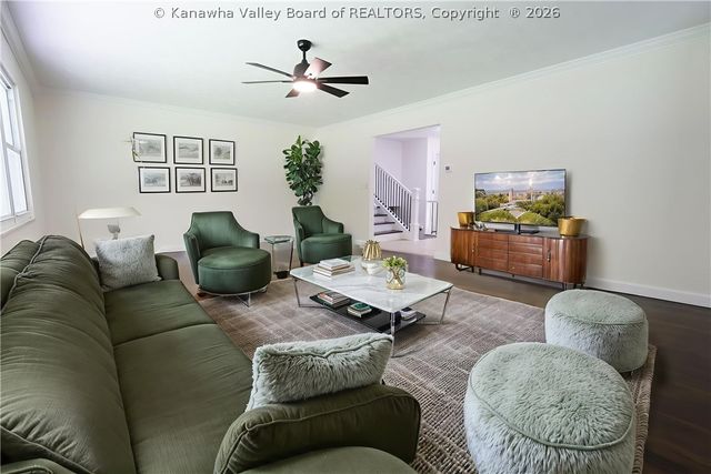 306 Lake Drive, Hurricane, WV 25526