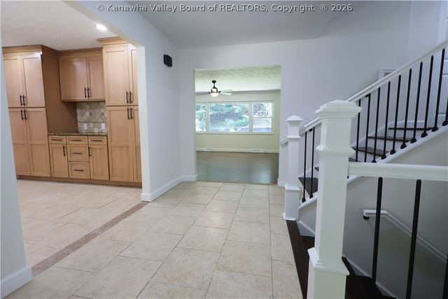 306 Lake Drive, Hurricane, WV 25526