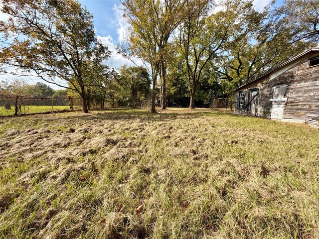 713 Regusta Richard Avenue, Cleveland, TX 77327