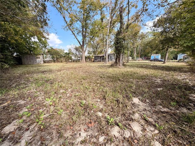 713 Regusta Richard Avenue, Cleveland, TX 77327