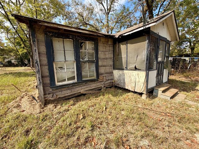 713 Regusta Richard Avenue, Cleveland, TX 77327