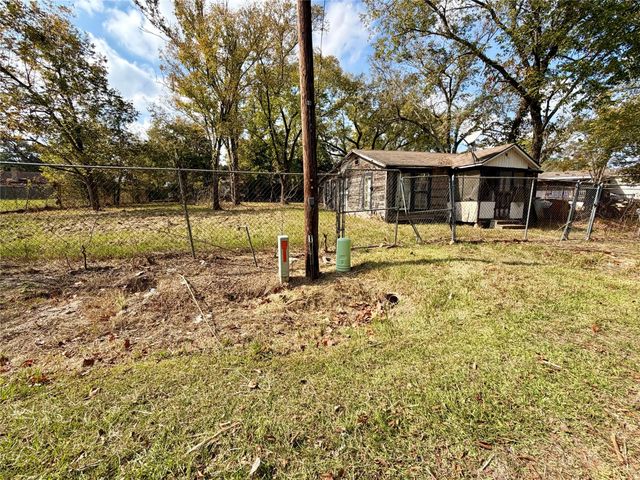 713 Regusta Richard Avenue, Cleveland, TX 77327