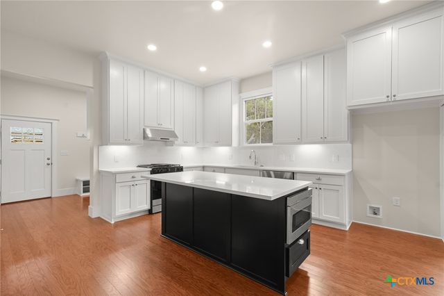608 Cibilo, Lockhart, TX 78644