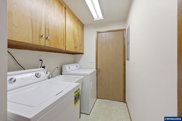 1383 Thompson Rd, Woodburn, OR 97071