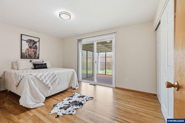 1383 Thompson Rd, Woodburn, OR 97071