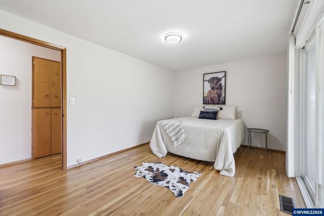 1383 Thompson Rd, Woodburn, OR 97071
