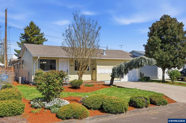 1383 Thompson Rd, Woodburn, OR 97071