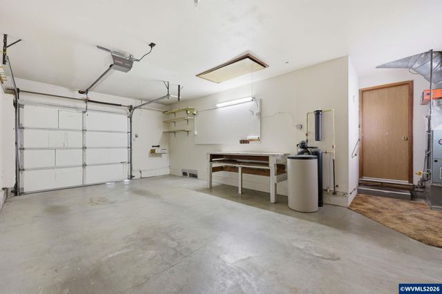 1383 Thompson Rd, Woodburn, OR 97071