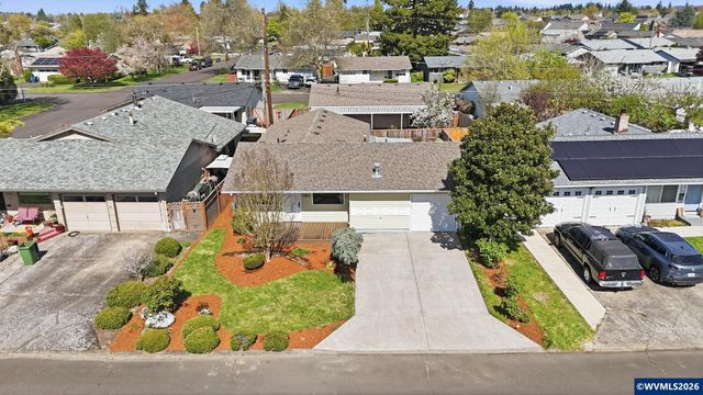 1383 Thompson Rd, Woodburn, OR 97071