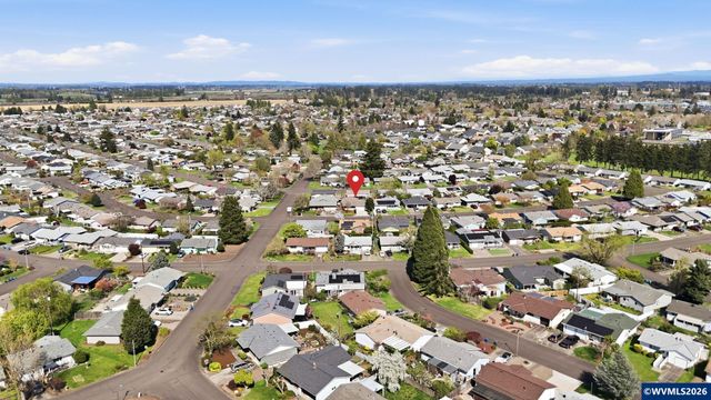 1383 Thompson Rd, Woodburn, OR 97071