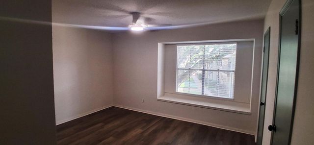 14703 Barryknoll Lane 26, Houston, TX 77079