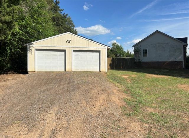 172 Jesse King Road, Advance, NC 27006