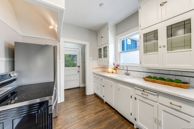 206 Claremont, San Antonio, TX 78209