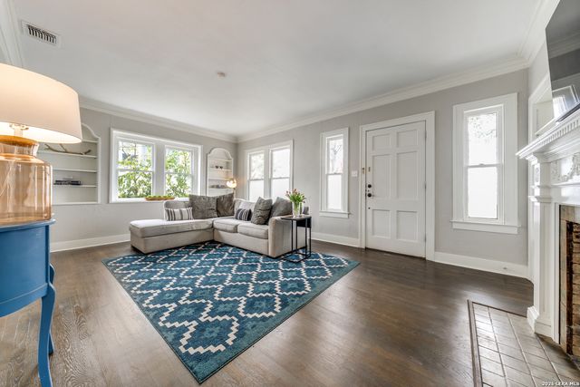 206 Claremont, San Antonio, TX 78209