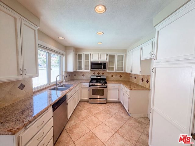 28061 Virginia, Mission Viejo, CA 92692
