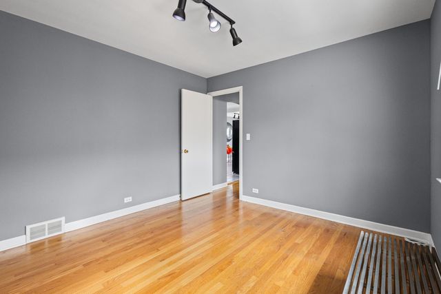 4904 N Normandy Avenue, Chicago, IL 60656