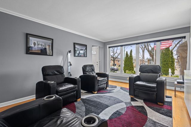 4904 N Normandy Avenue, Chicago, IL 60656