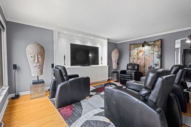 4904 N Normandy Avenue, Chicago, IL 60656