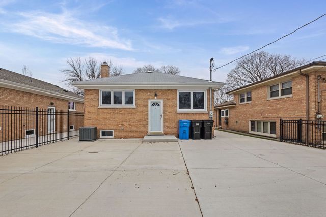 4904 N Normandy Avenue, Chicago, IL 60656