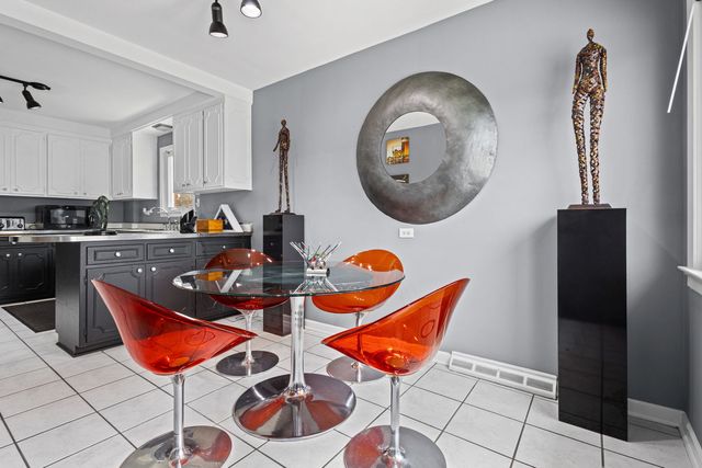 4904 N Normandy Avenue, Chicago, IL 60656