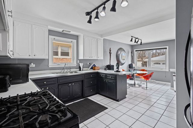 4904 N Normandy Avenue, Chicago, IL 60656