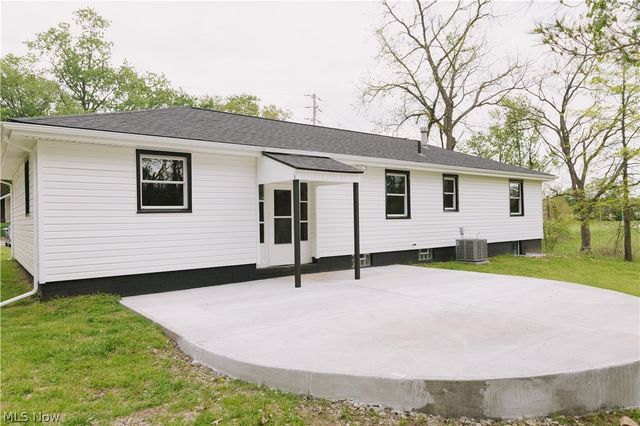 967 S Canal Street, Canal Fulton, OH 44614