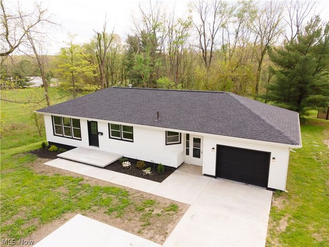 967 S Canal Street, Canal Fulton, OH 44614
