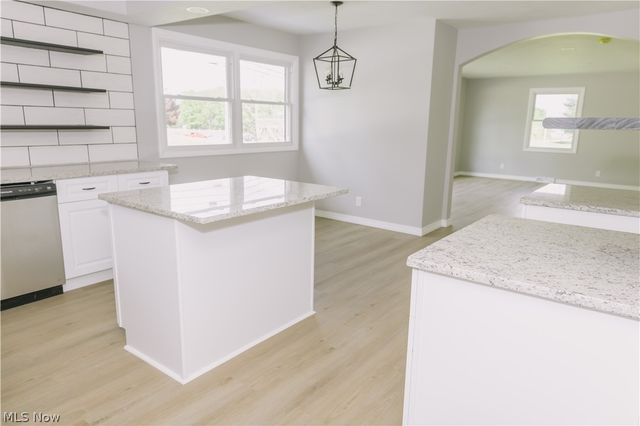 967 S Canal Street, Canal Fulton, OH 44614